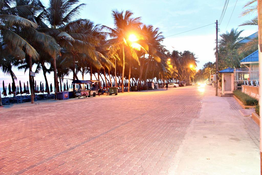 The Day Hotel Chonburi Zimmer foto