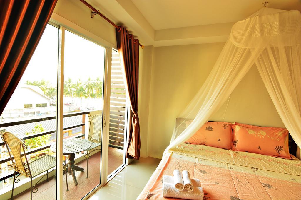 The Day Hotel Chonburi Zimmer foto