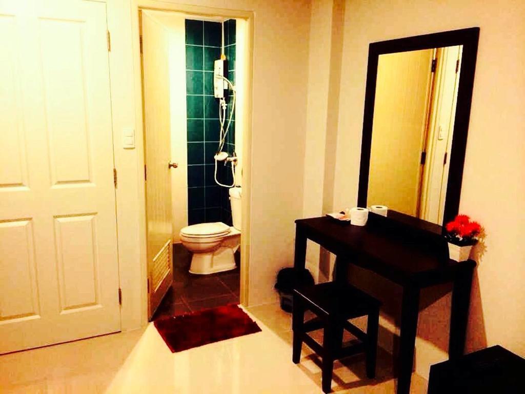 The Day Hotel Chonburi Zimmer foto